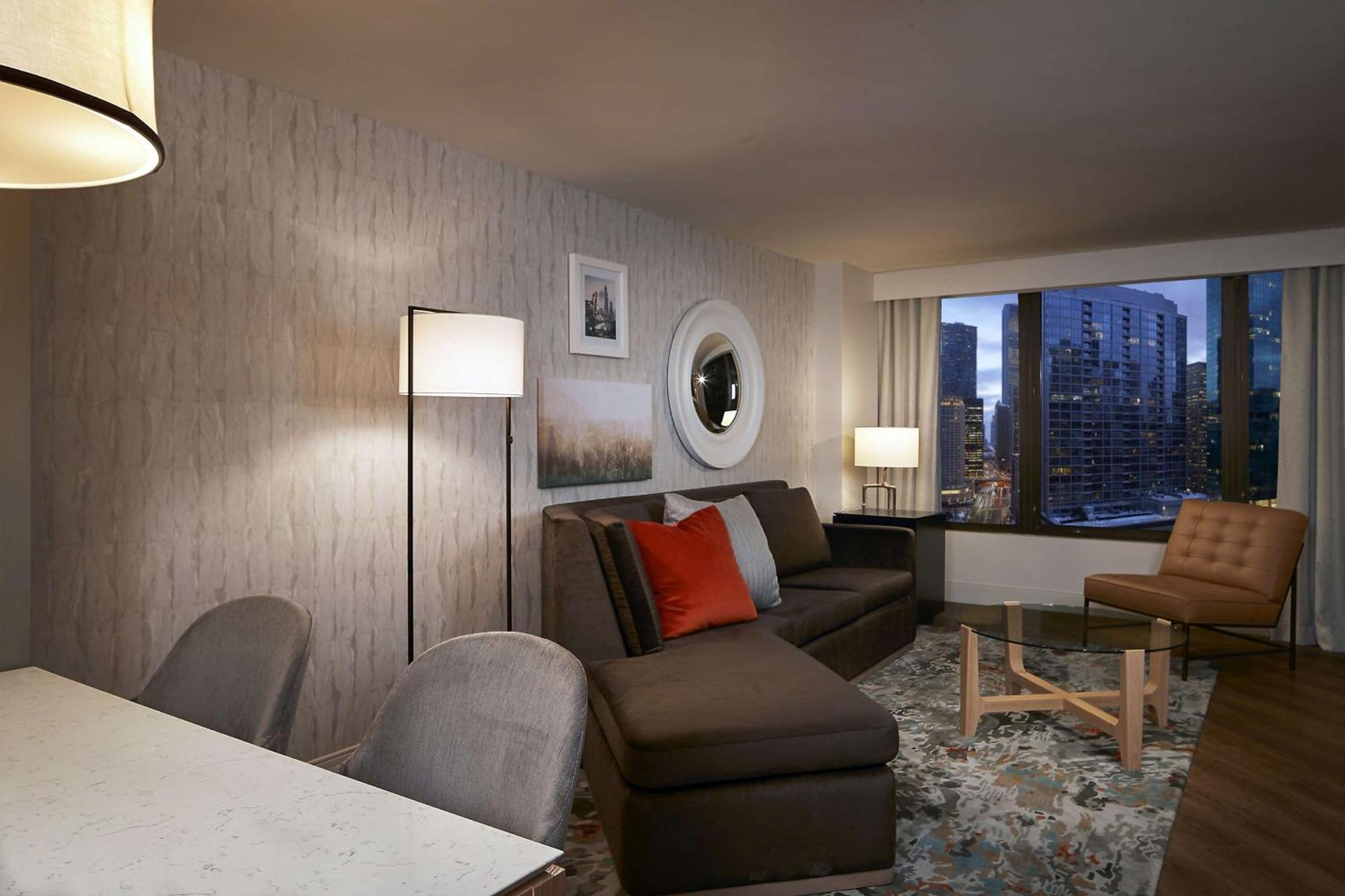 Hilton Grand Vacations Club Chicago Magnificent Mile Hotel Bagian luar foto