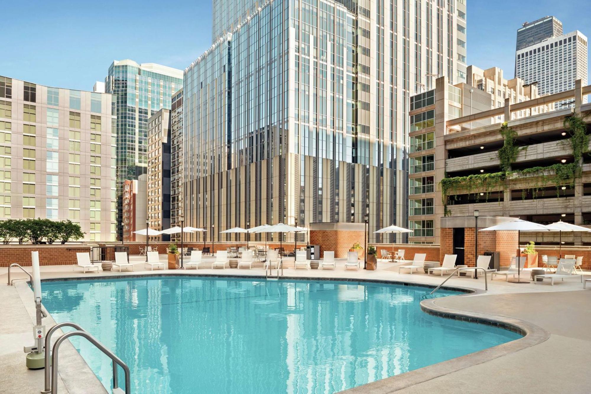 Hilton Grand Vacations Club Chicago Magnificent Mile Hotel Bagian luar foto