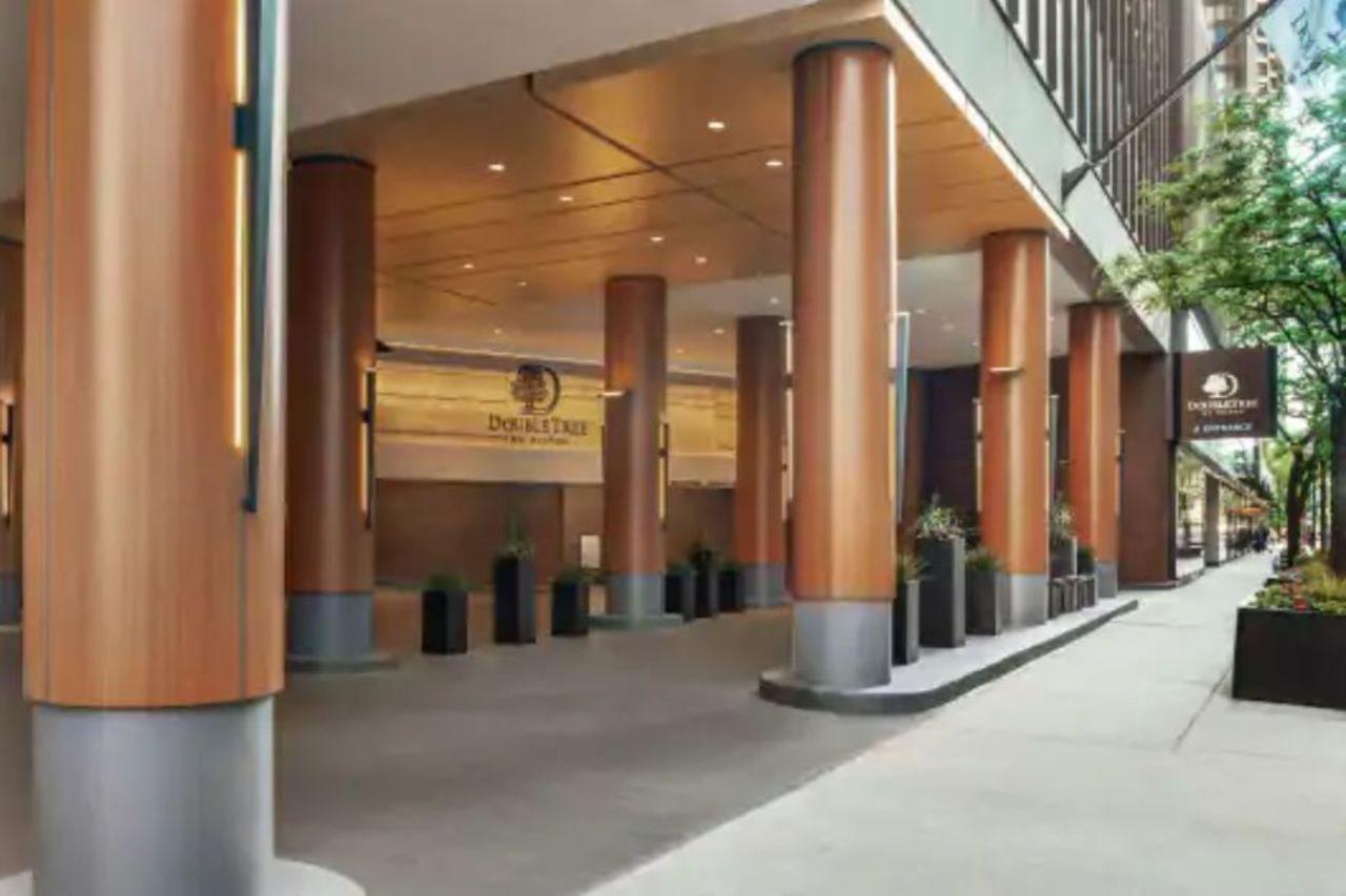 Hilton Grand Vacations Club Chicago Magnificent Mile Hotel Bagian luar foto