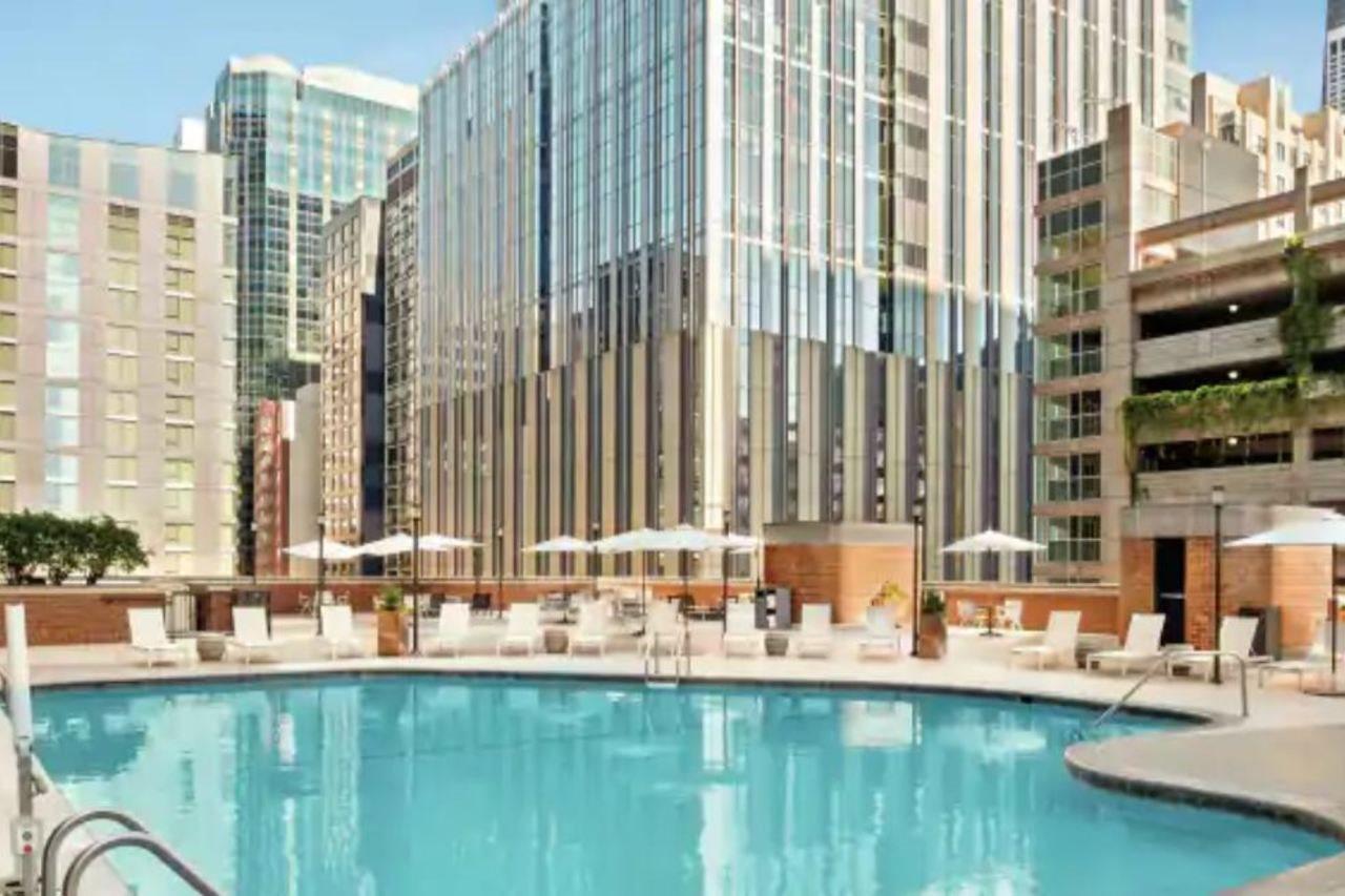 Hilton Grand Vacations Club Chicago Magnificent Mile Hotel Bagian luar foto