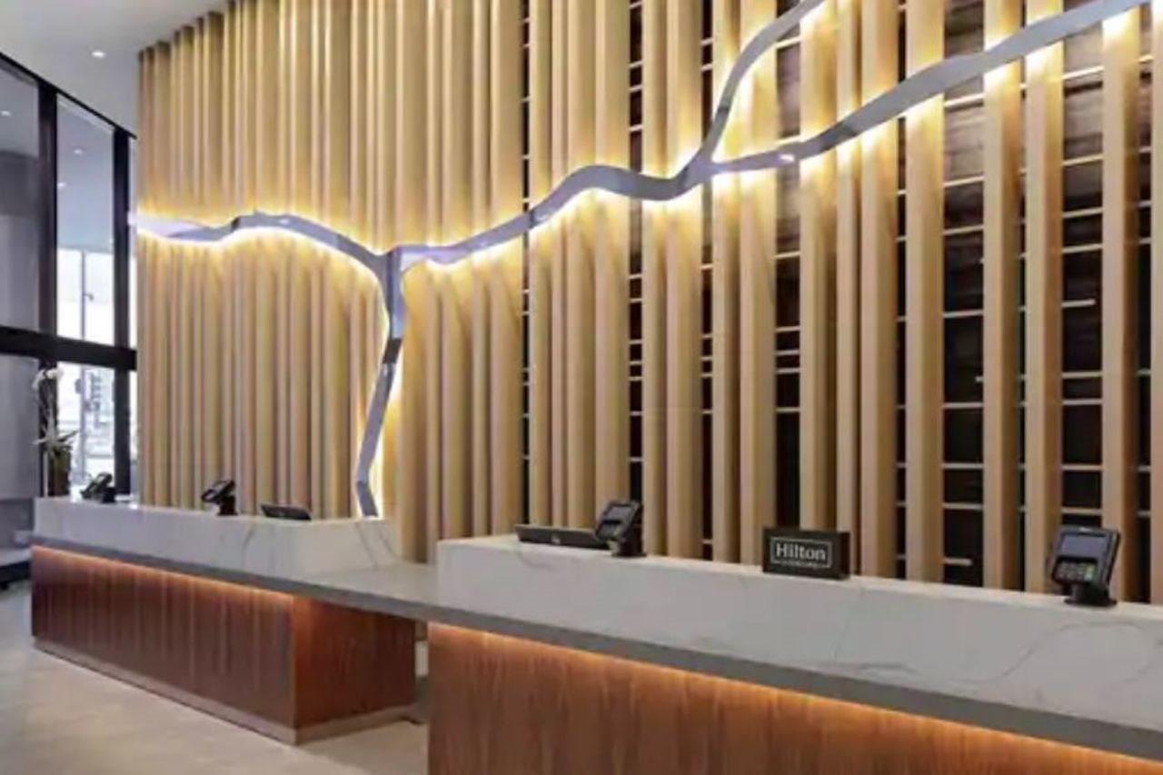 Hilton Grand Vacations Club Chicago Magnificent Mile Hotel Bagian luar foto